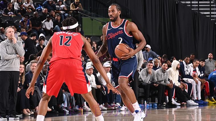 莱昂纳德7记三分33分哈登22+5+8 快船轻取奇才